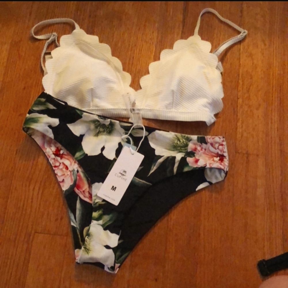 Cupshe White Scalloped Ribbed Bikini Top with Black Floral High-Waist Bottom